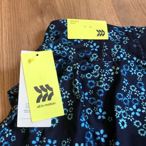 📳 All In Motion | NEW Mid Rise Skort - Picture 3 of 4